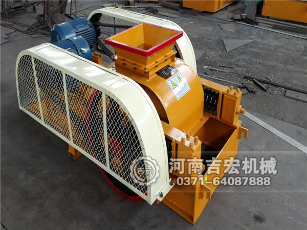 400&times;400輥式破碎機發往內蒙古烏蘭察布